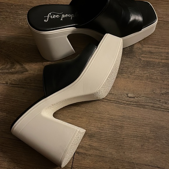 Free People Zoe Platform Sandals in Black - Picture 6 of 7